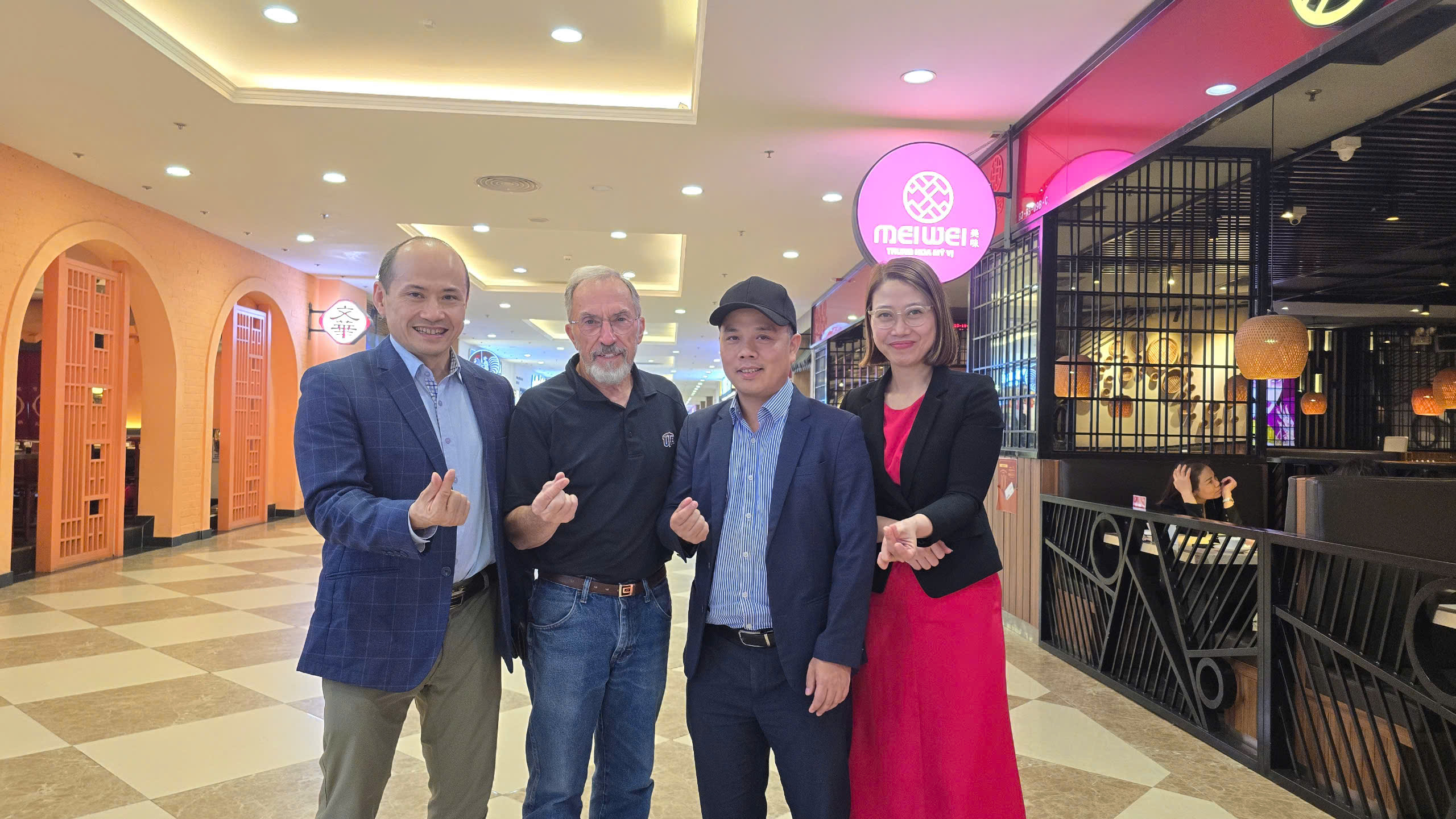 Lãnh đạo VFlash gặp gỡ đối tác